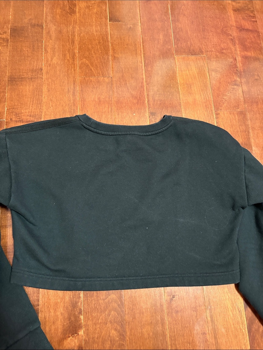 Gymshark Black Cropped Logo Sweatshirt size Small - Picture 5 of 6